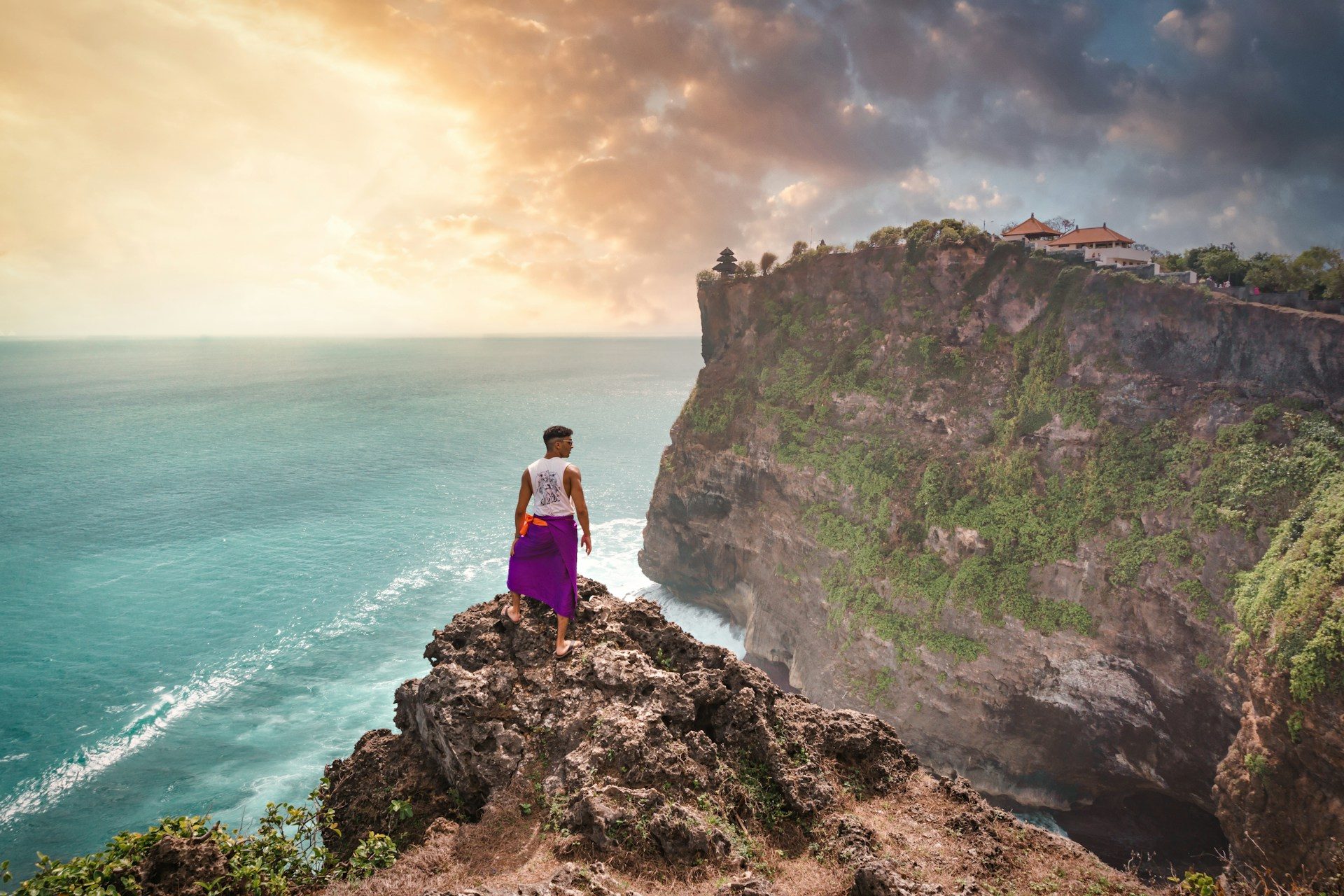 Private Uluwatu Temple Sunset Tour with Kecak Fire Dance &amp; Jimbaran Bay Dinner